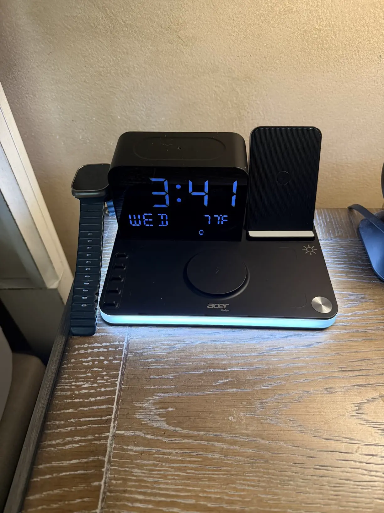 Fotografie client — Stație de încărcare wireless 7-în-1